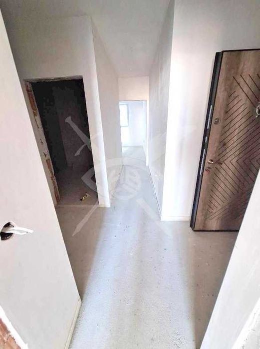 Продава се Двустаен апартамент в Бургас, Славейков - 65 кв.м за 1370 €/кв.м - Снимка #1