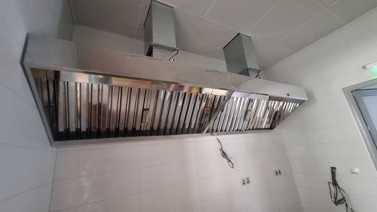 Продава се Заведение в Елин Пелин - 195 кв.м за 1800 €/кв.м - Снимка #2