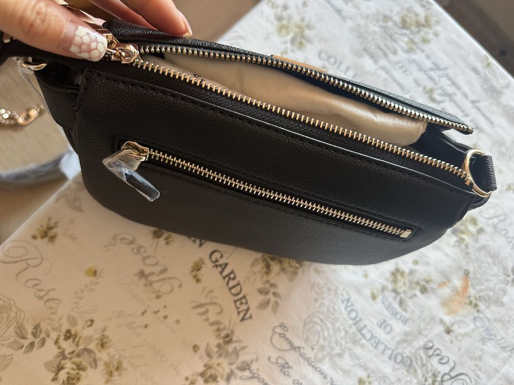 Нова Чанта Guess