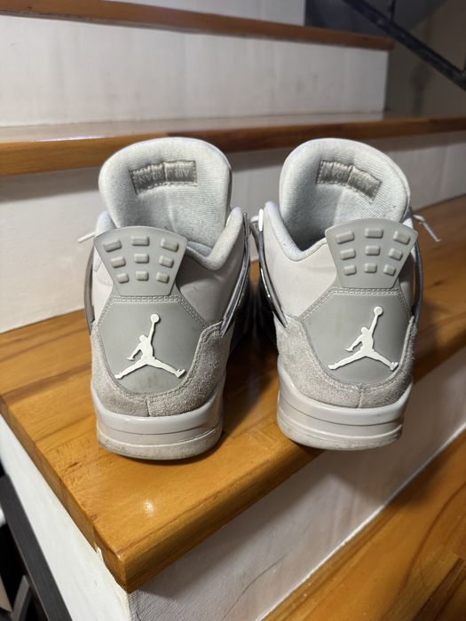 Jordan 4 Frozen Moments