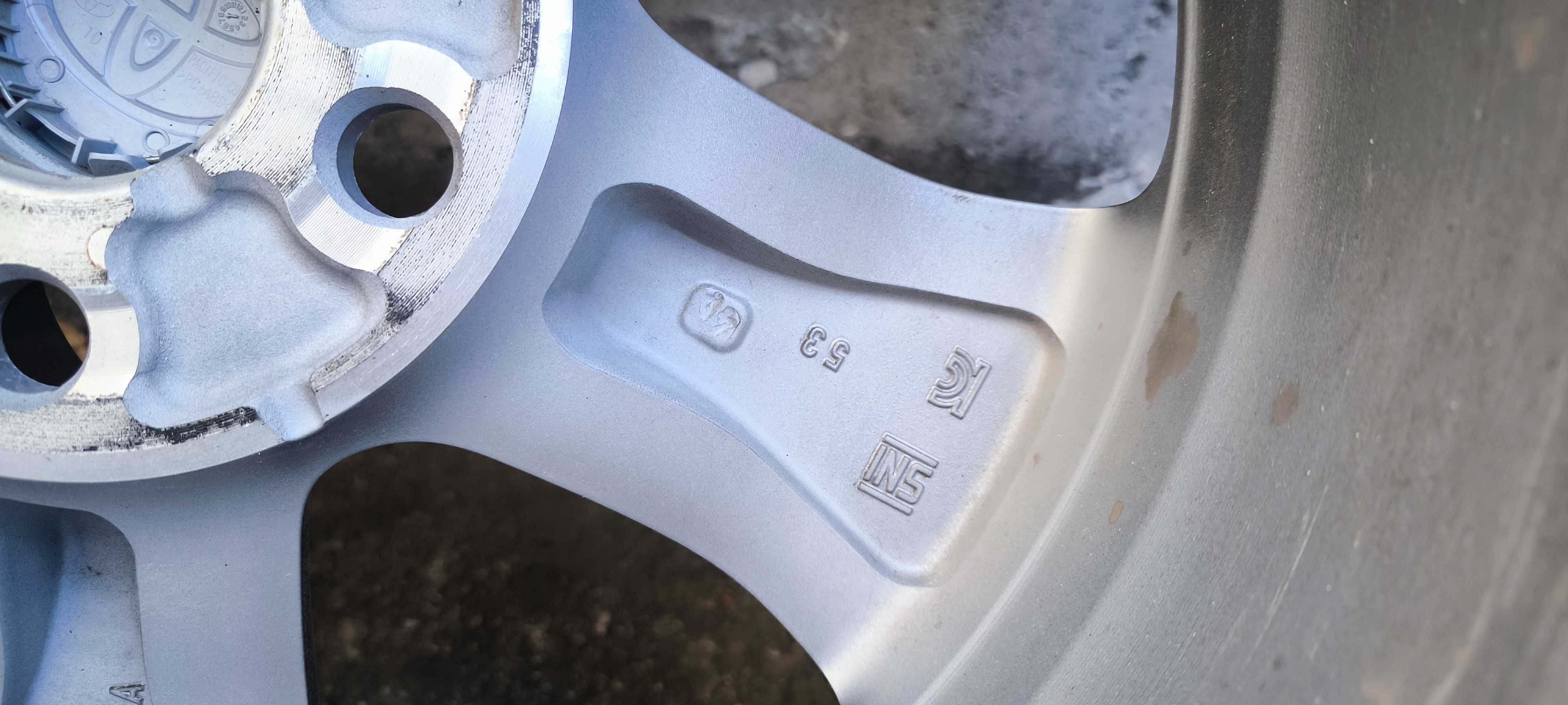 Джанти с летни гуми Bridgestone - Toyota RAV4 | 17 цола, 225/65