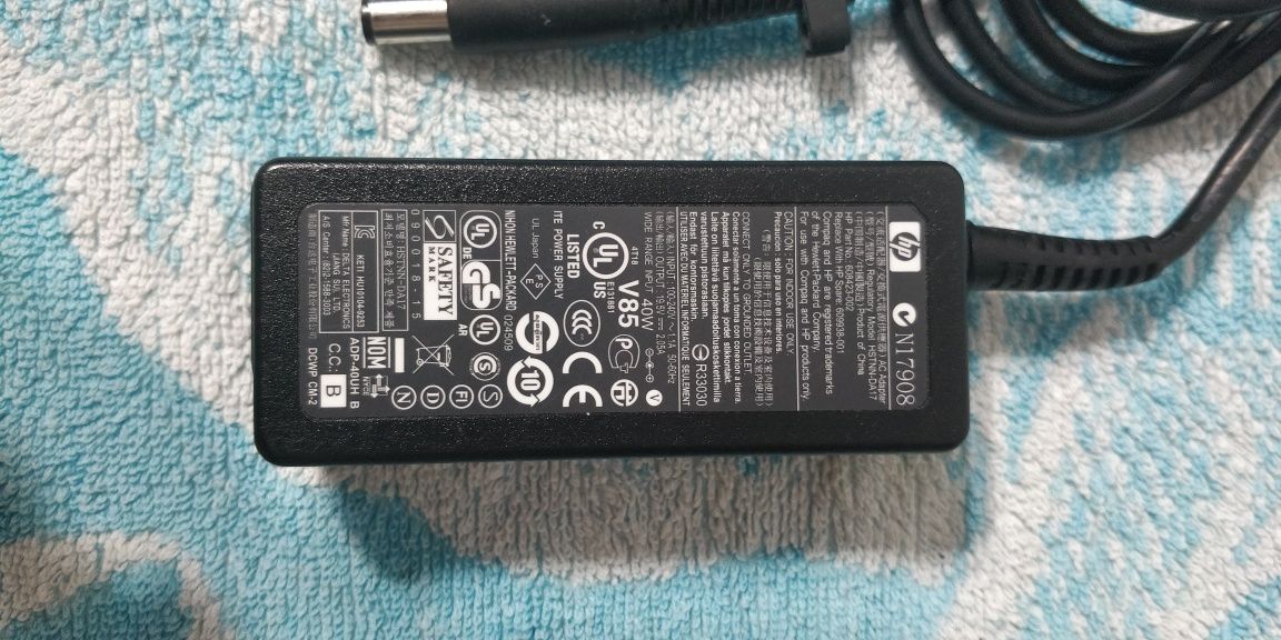 Încărcător original HP 608423-002, 40W, NOU!