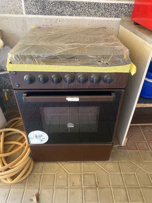 Продаю газ плиту на рабочем состоянии б/у срочно.