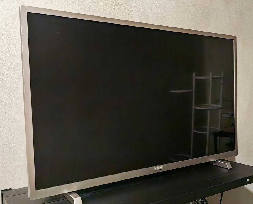 Телевизор Philips 32 инча