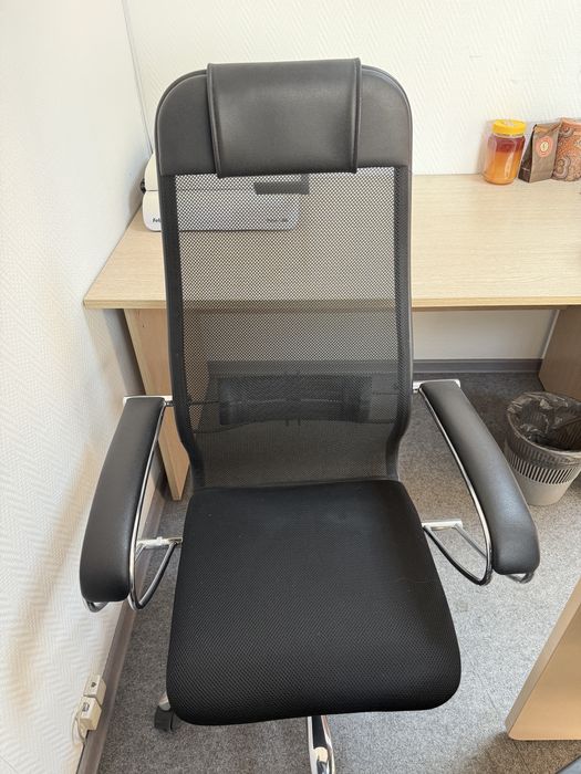 Продам офисную  мебель