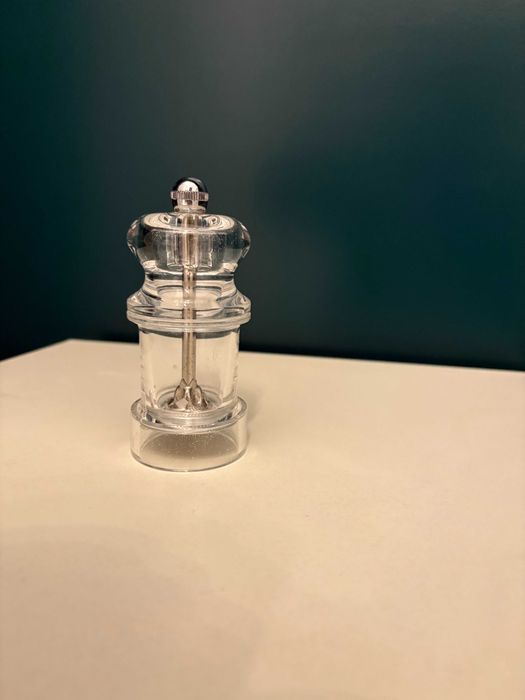 rasnita mora menaj Peugeot transparenta pentru piper