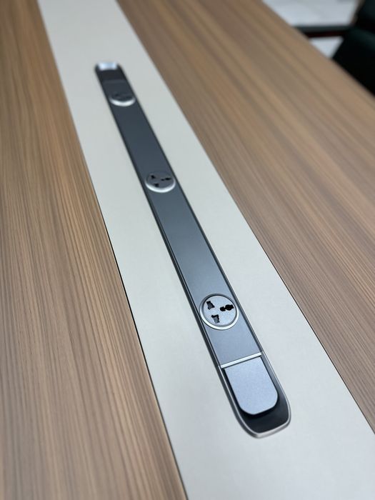 Ofisingiz uchun majlis stoli bor