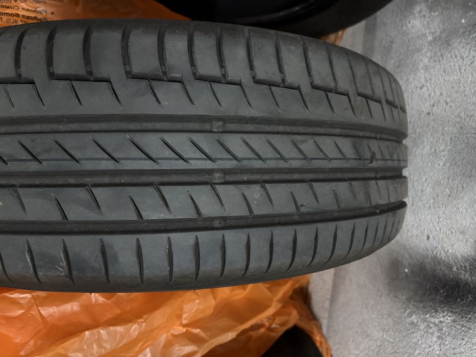 Летни гуми Continental Premium 215/55 R18