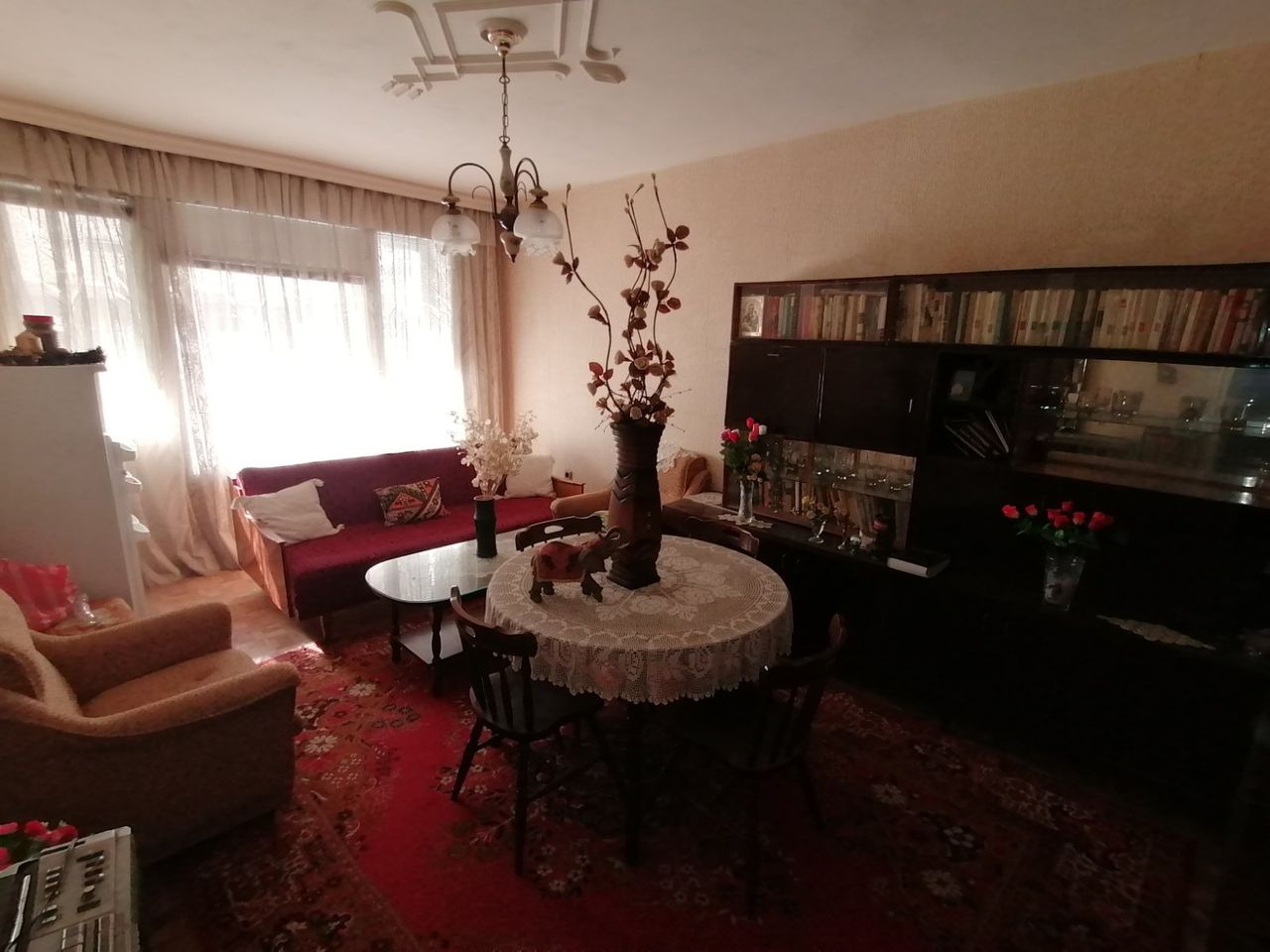 Дава се под наем Тристаен апартамент в Асеновград - 90 кв.м за 306 € - Снимка #3
