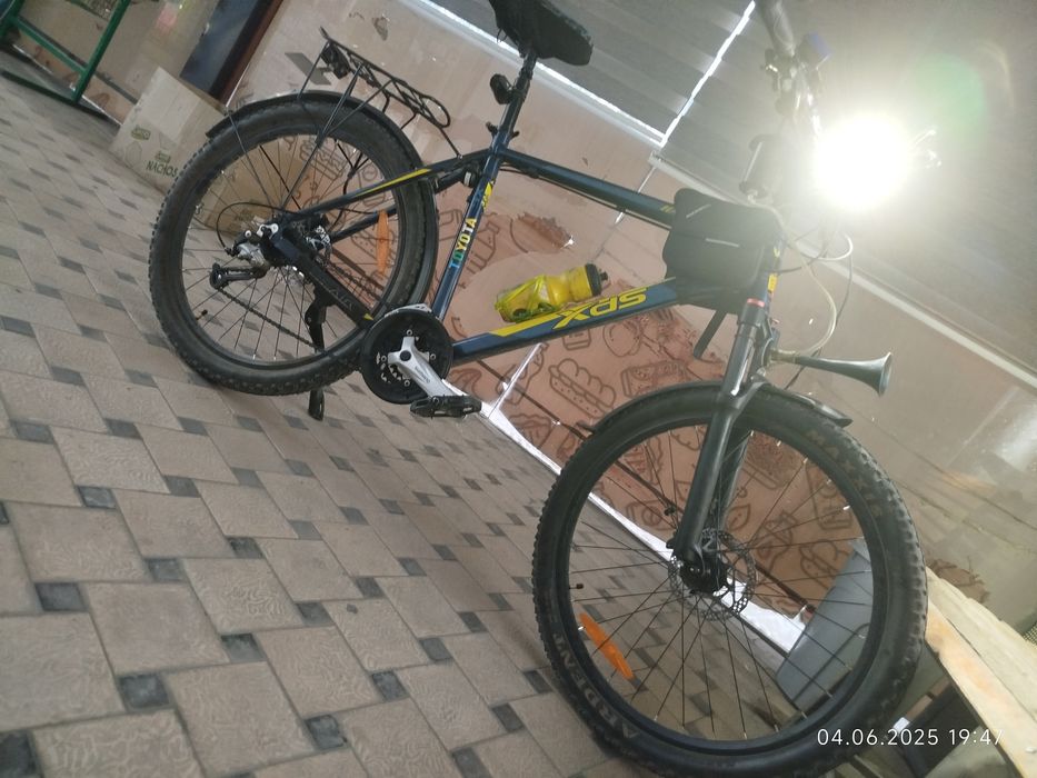 Продаётся срочно!!! Спортивный велосипед  полностью навороченный