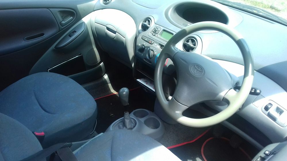 Toyota Yaris 1.0 16V 68к.с на части