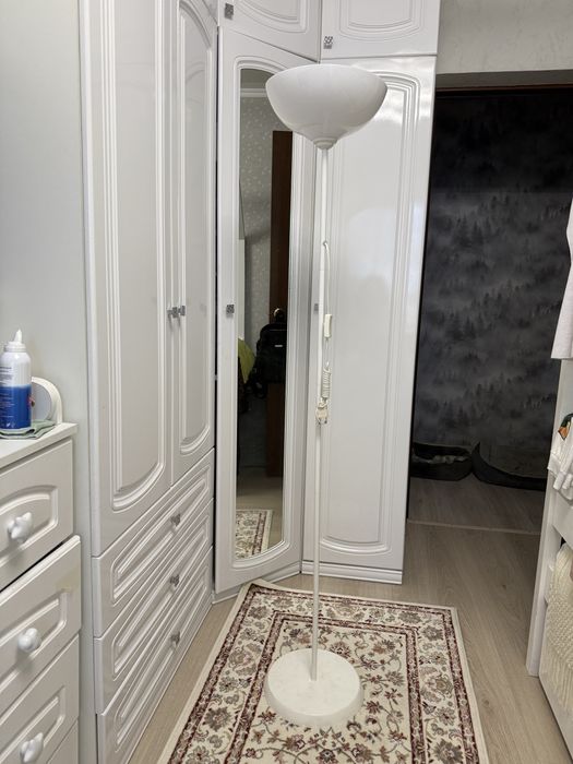 Торшер белый новый