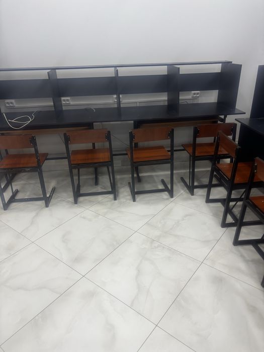 Компюторний стол сотилади.