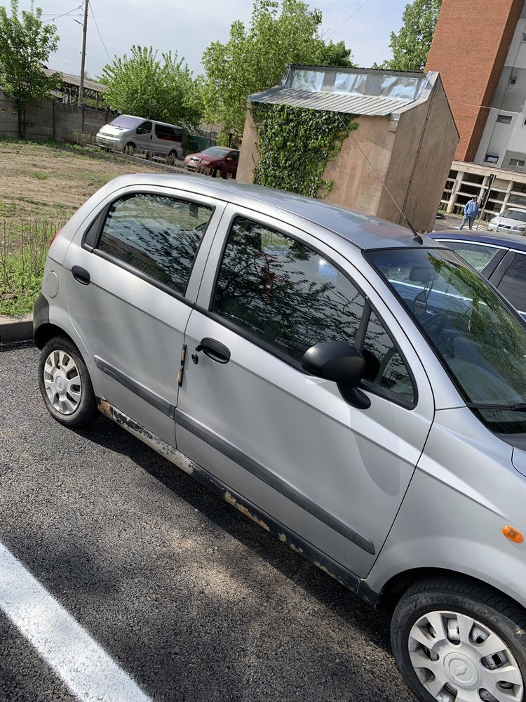 Chevrolet spark.