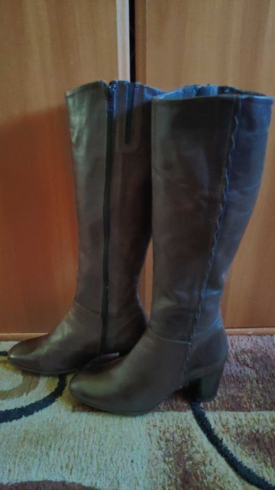 Vand cizme de dama, din piele naturala