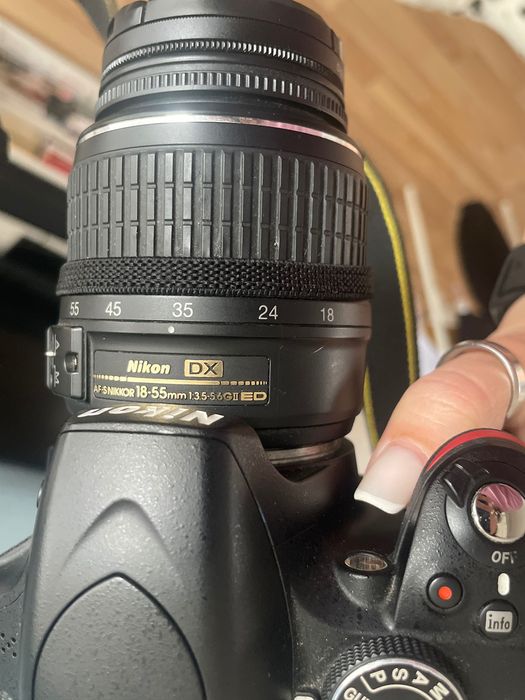 Nikon D3200, 24.2MP + Обектив 18-55мм + аксесоари