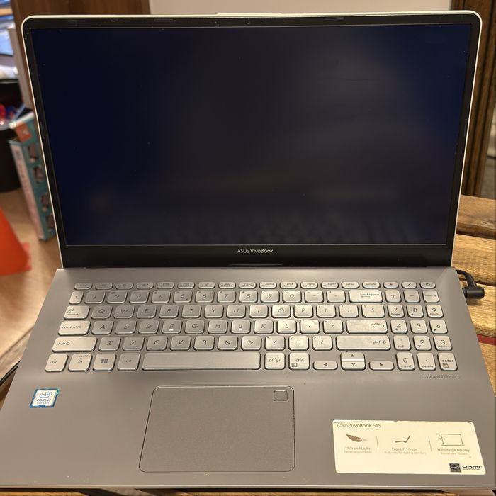 ASUS VivoBook S15 - i7, 8GB RAM, 256GB SSD - Windows 11 Pro