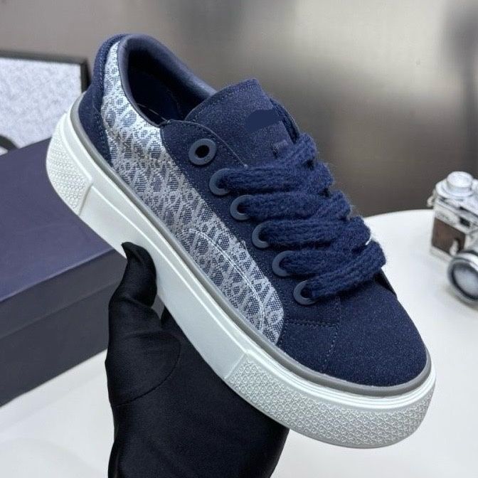 Кроссовки Dior продаётся