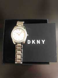Часовник нов DKNY