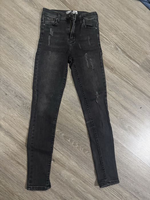 Дамски дънки ефектни ,dsquared