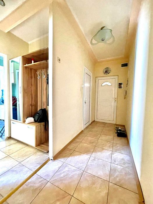 Продава се Двустаен апартамент в Добрич, Христо Ботев - 65 кв.м за 840 €/кв.м - Снимка #1
