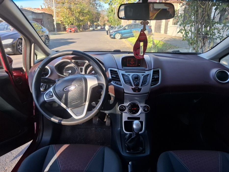 Ford Fiesta " TITANIUM" 1.300 Benzina 2009