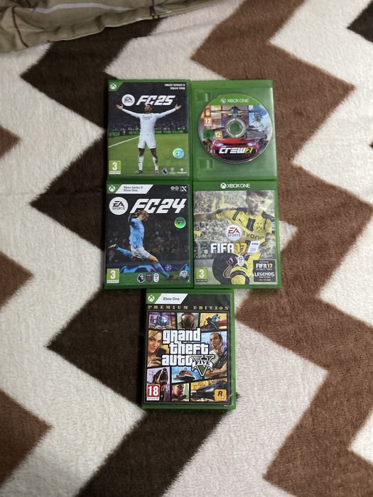 Vand xobx one s cu doua manete si 6 jocuri