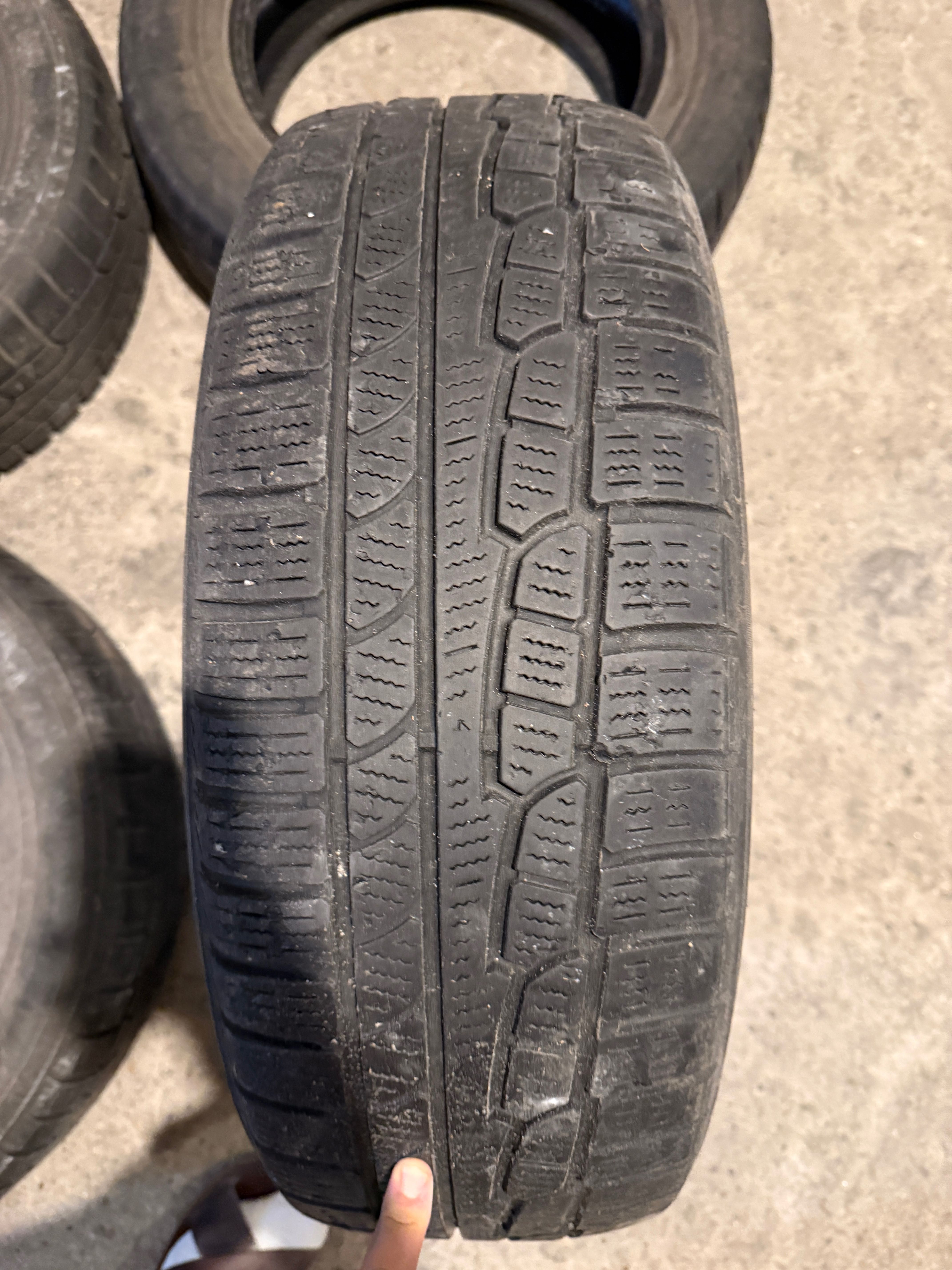 гуми Nokian 215/65/16