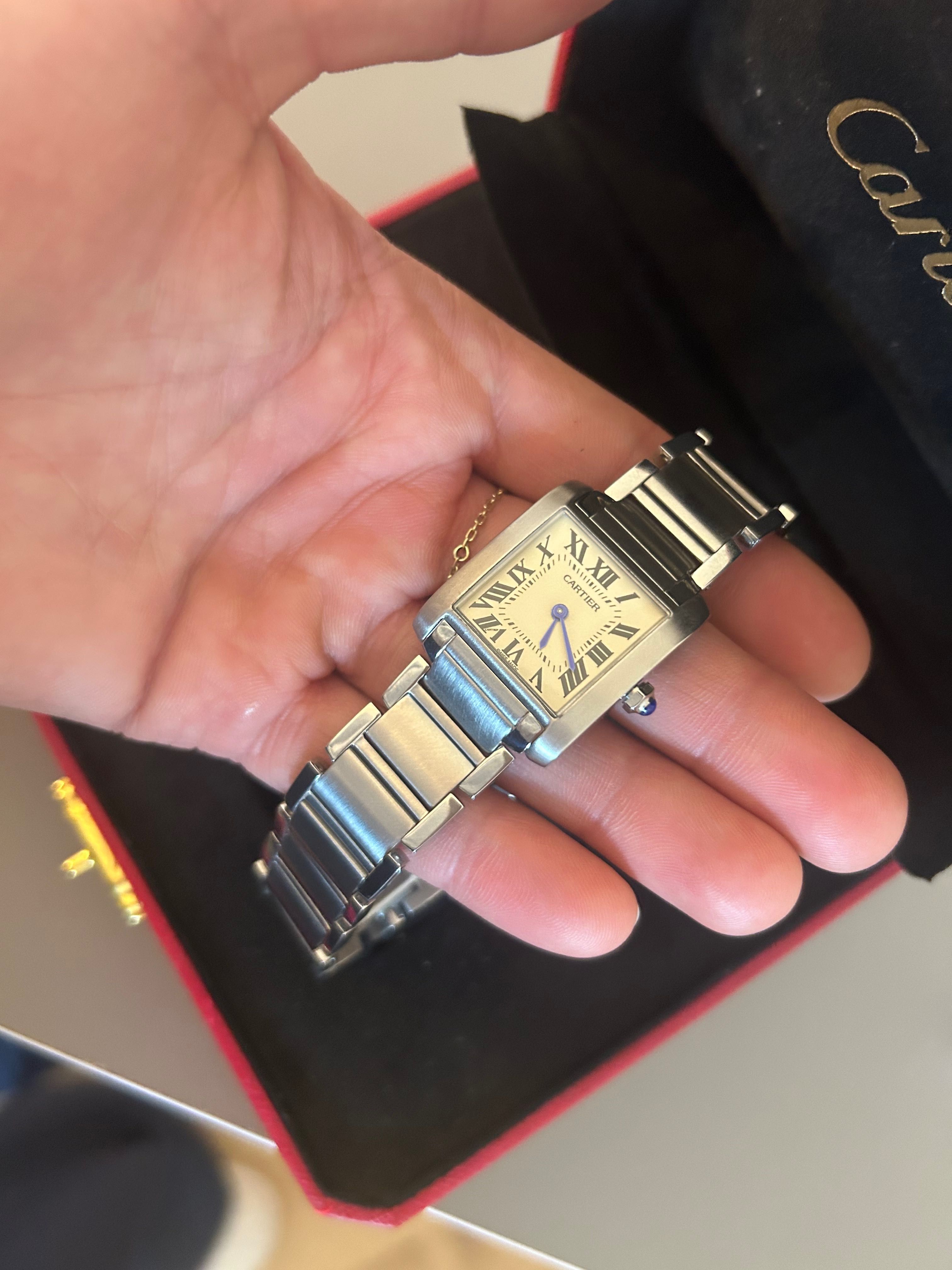 Часовник Cartier Tank 2300