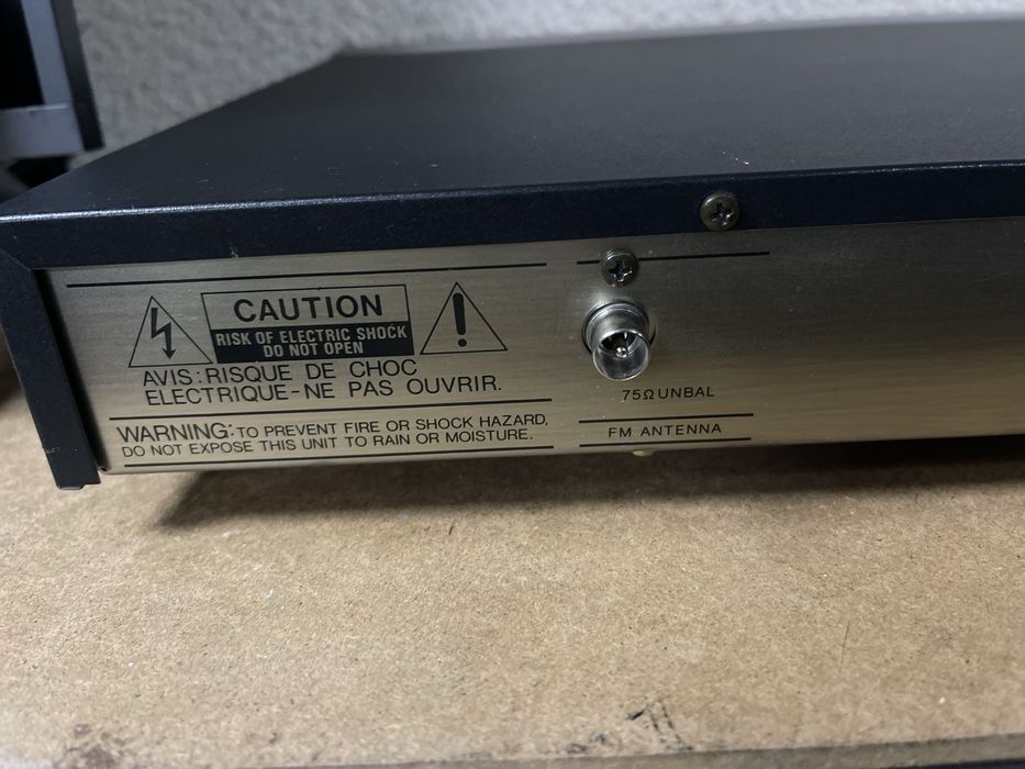 Harman/Kardon TU911 Digital Synthesized Quartz-Locked FM Tuner