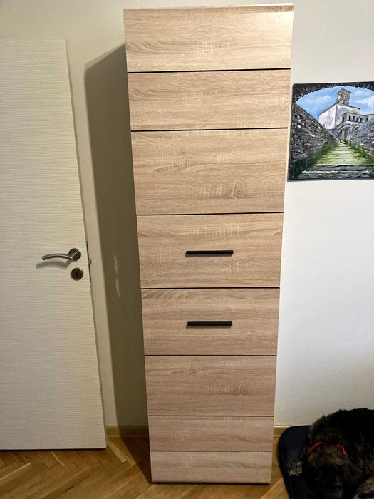 Два шкафа в отлично състояние – 80×75×35 см и 55×195×35 см