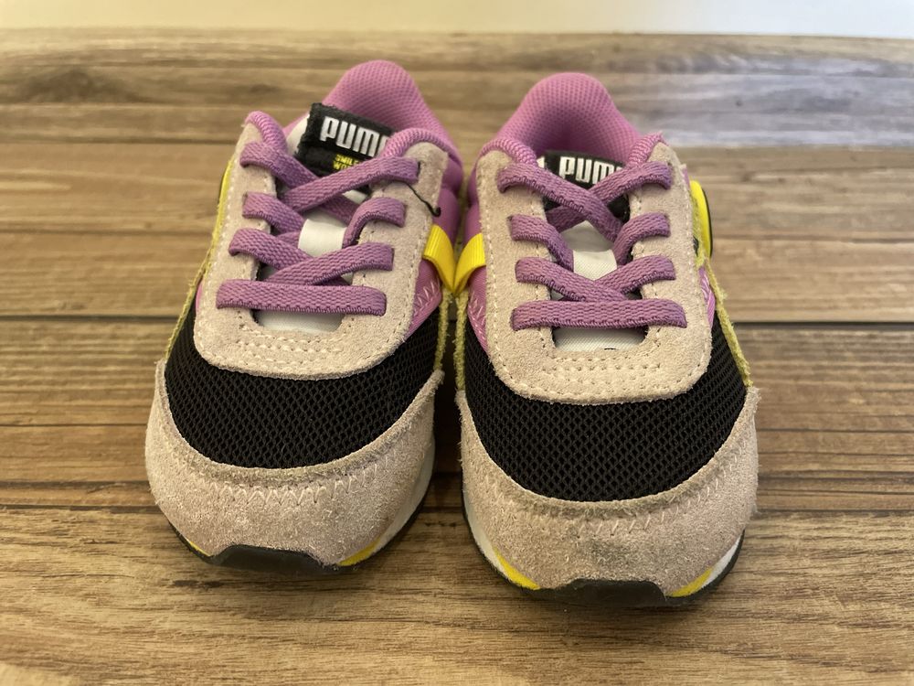 Маратонки PUMA за бебе момиче, размер 21