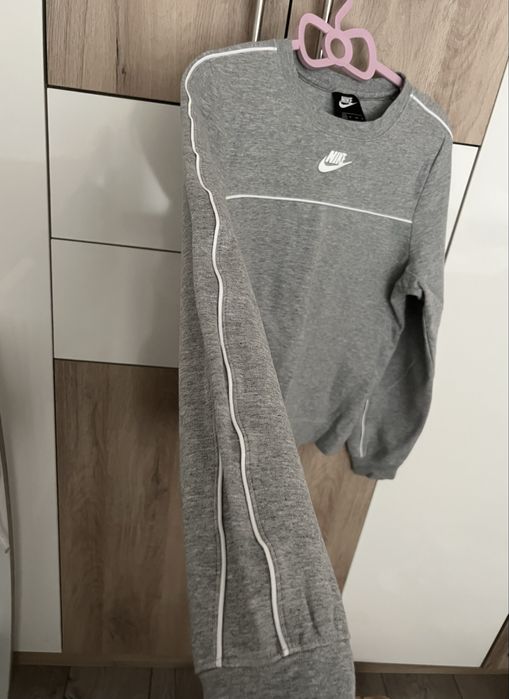 Дамски суитшърт без качулка Nike