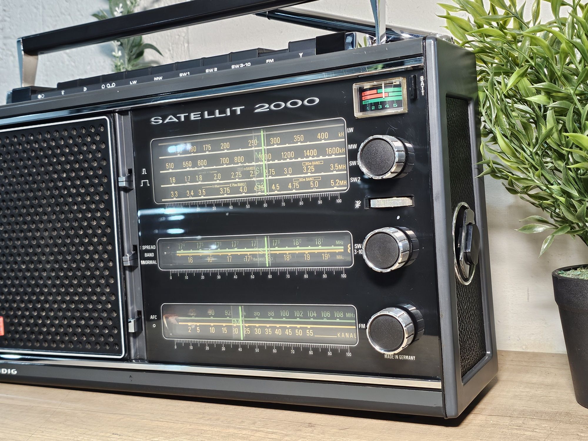 Radio GRUNDIG SATELLIT 2000 vintage, de colectie..