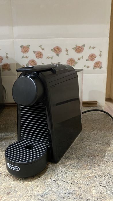 Кофемашина капсульная Nespresso Essenza Mini EN85
