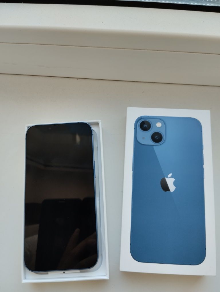 iPhone 13 с коробкой заблокан