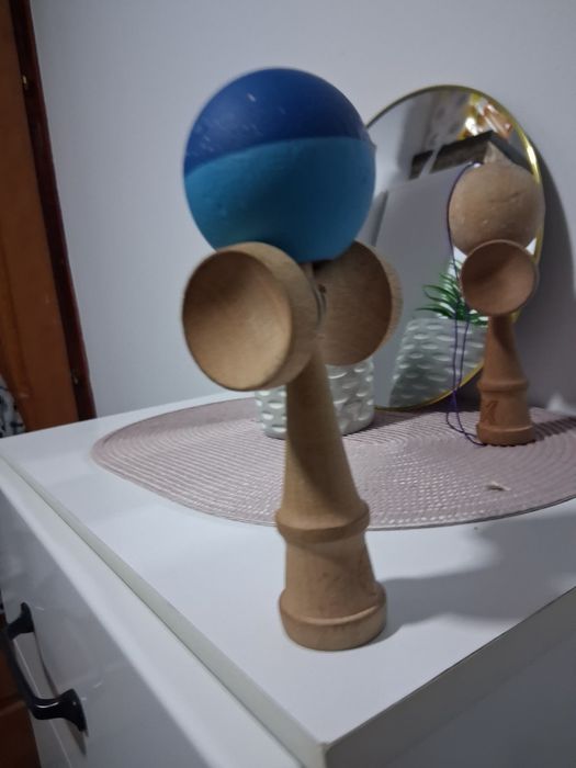 Kendama x în stare buna