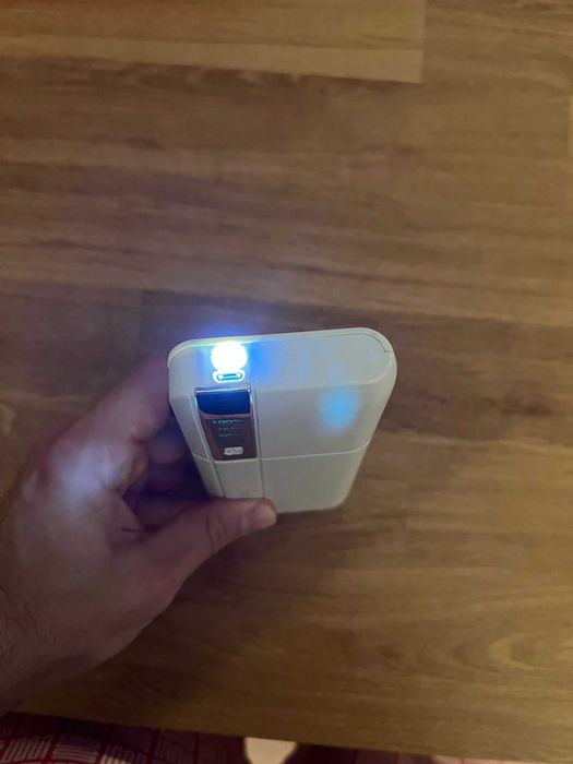 Baterie externa 30000mAh, 3 porturi incarcare, lanterna, culoare alb