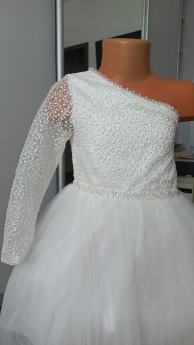 Rochita miresuca 6/7 ani