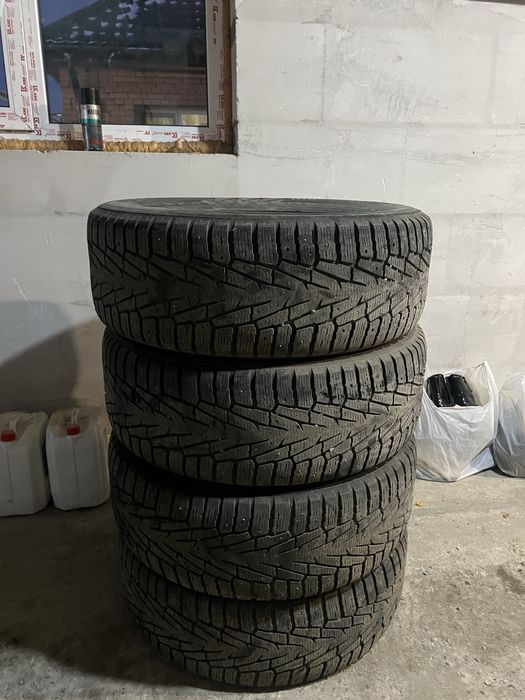 Резина зимняя Б/У 265/65/17