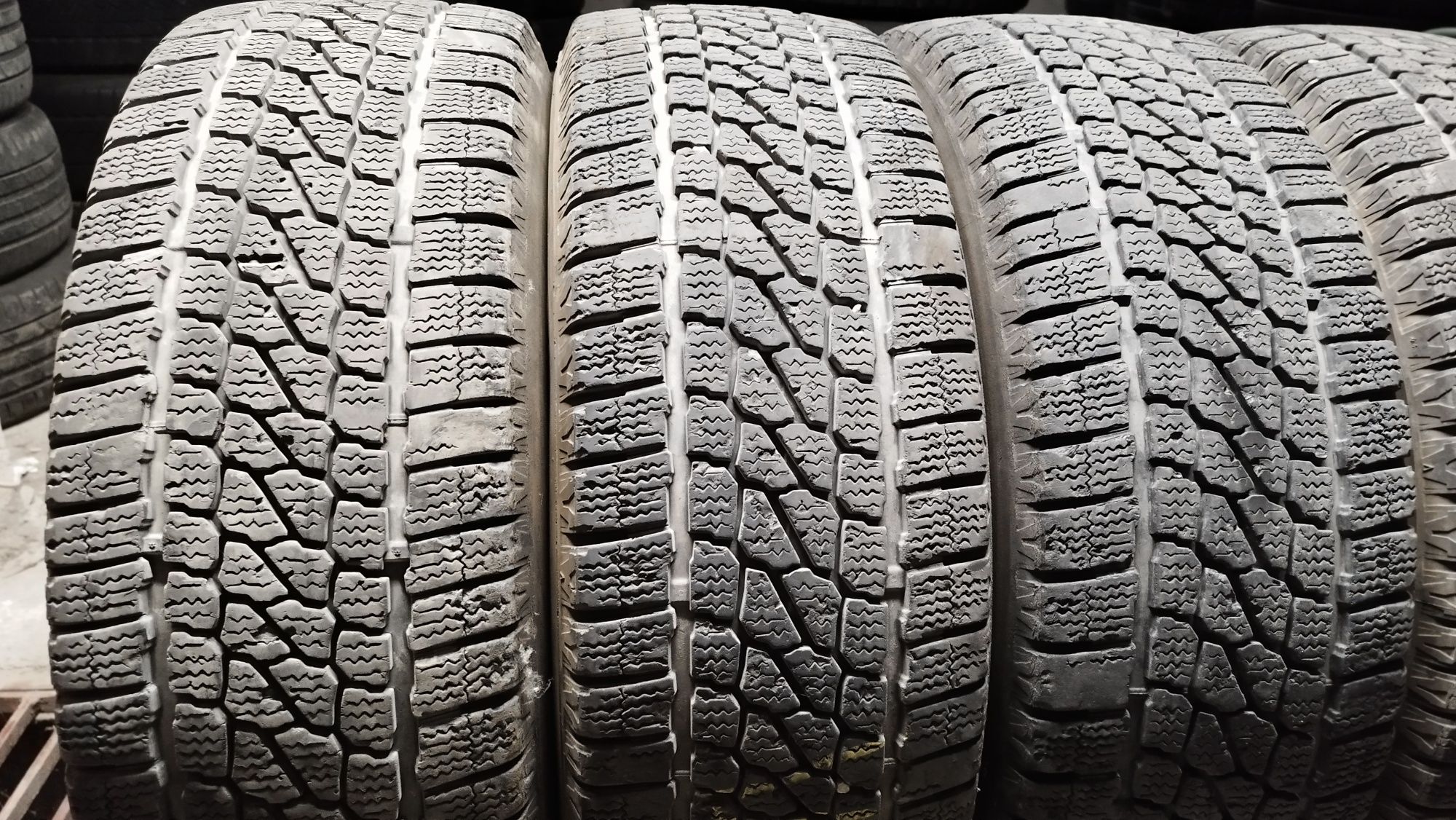 Firestone 235/65/16c