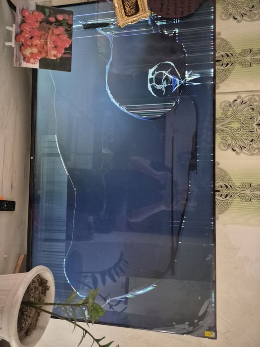 Телевизор марки  Qwatt модель Qwatt Q50YK-MB 127 см