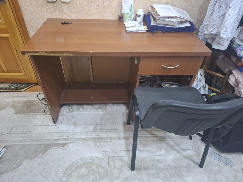 Стол стул, 2 кровать шкаф
