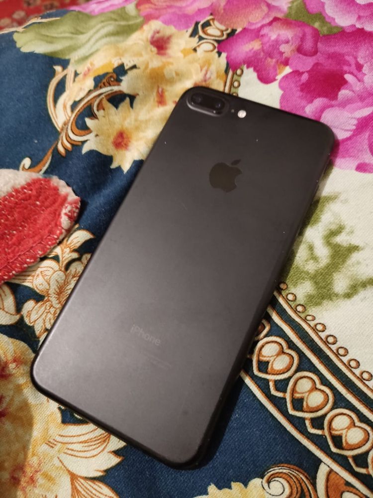 Продаю iphone 7 plus