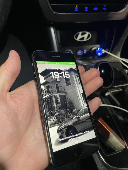 iPhone 8 черный 64гб