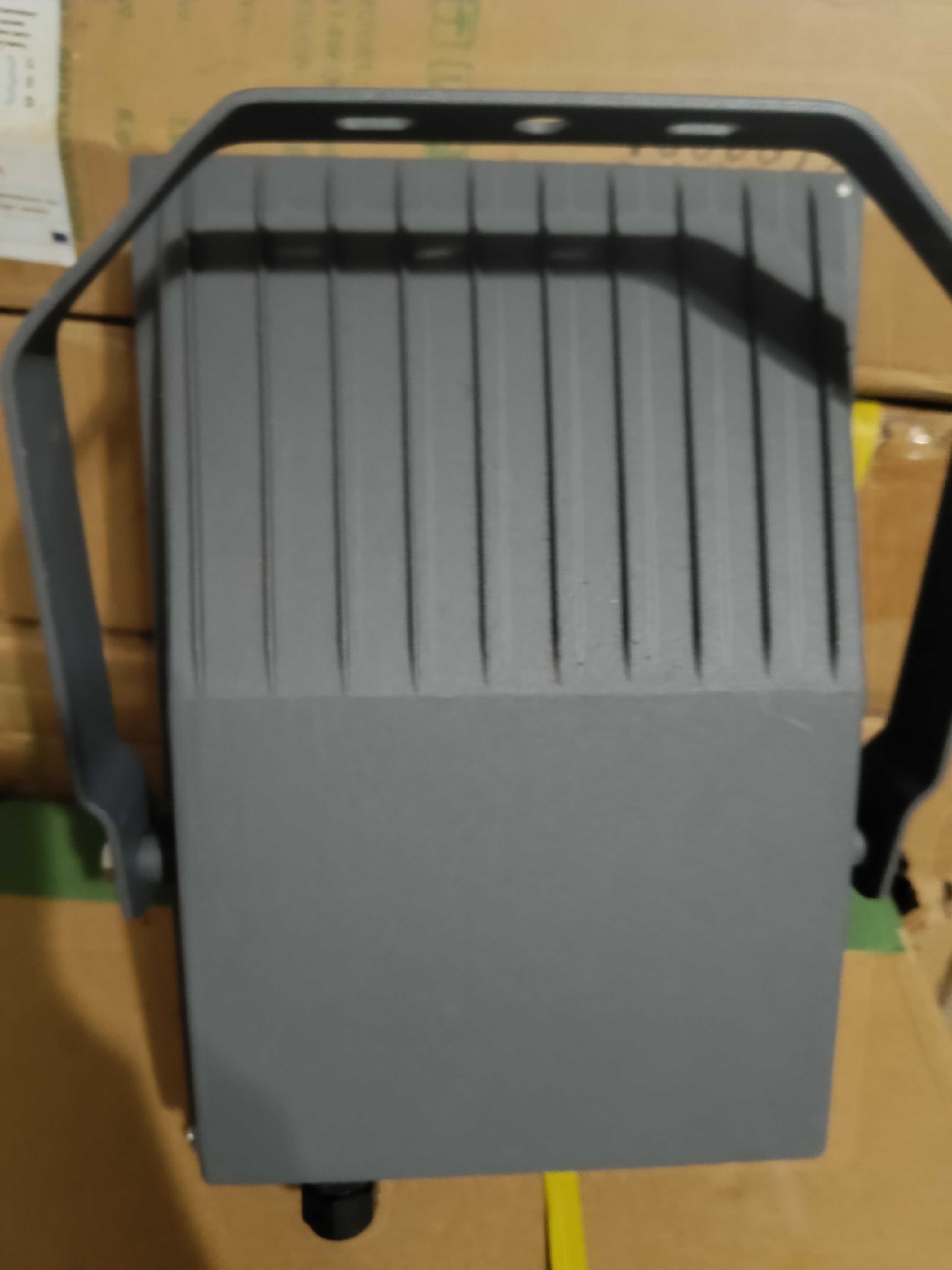 Метален прожектор Elex 70W