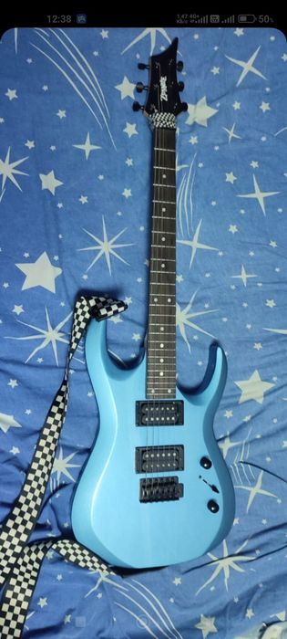 Продам электрогитару