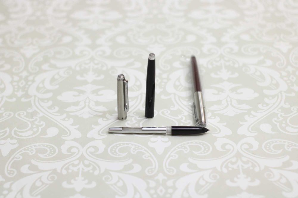 Stilou cu penita ascunsa