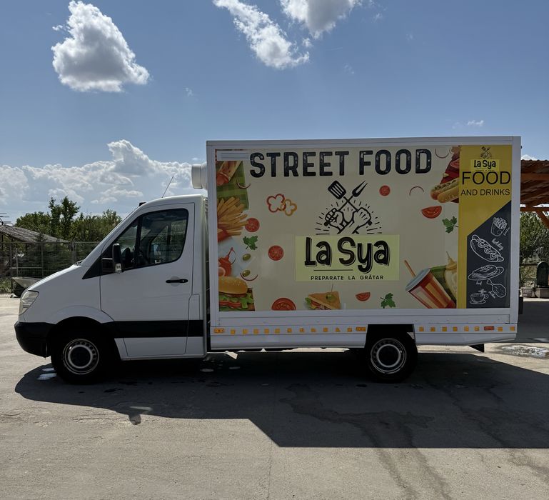 Food truck, interior full inox