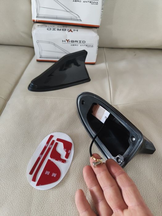 Antena Auto Fm Radio , Antena Aerodinamica tip Rechin , negru lucios